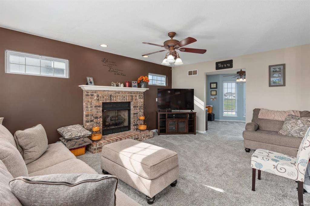Listing Image #12