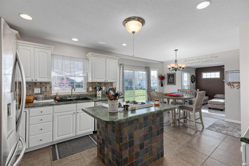 Listing Image #14