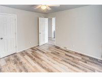 Listing Image #10