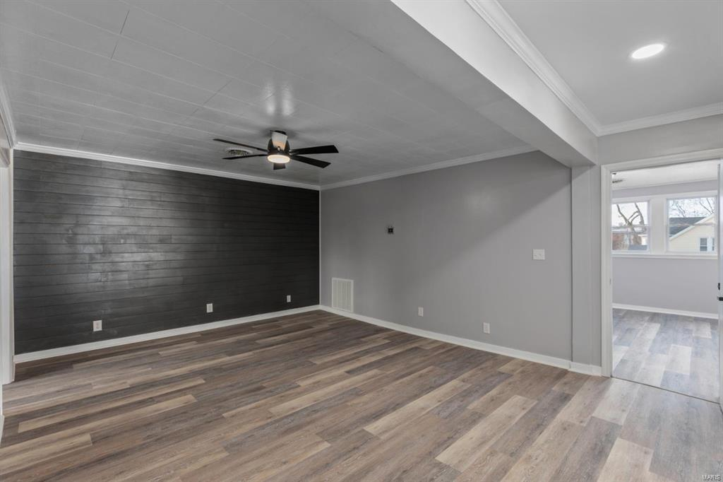 Listing Image #13