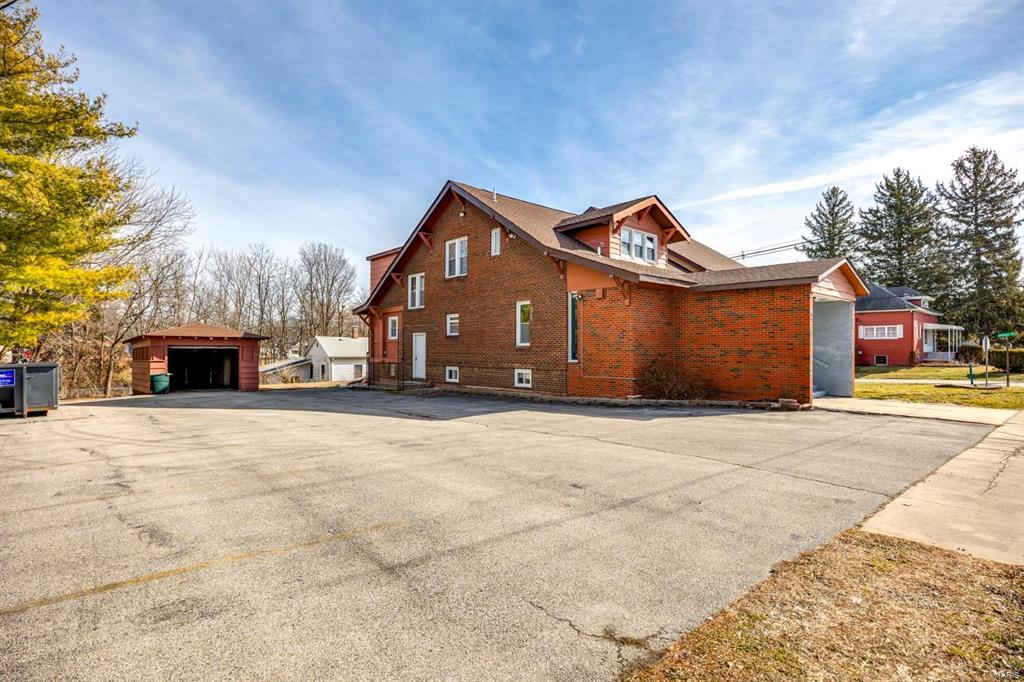 Listing Image #1