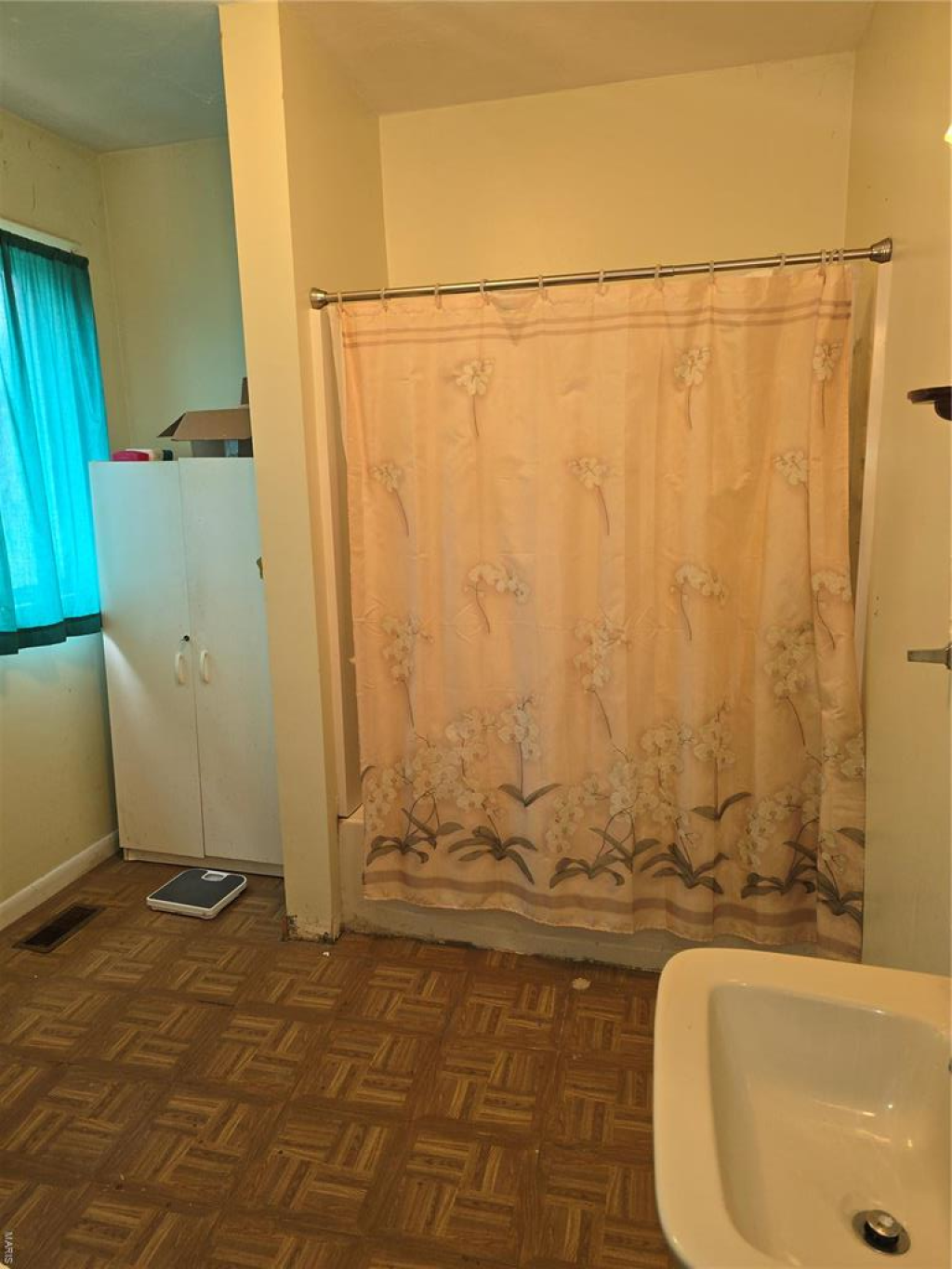 Listing Image #12