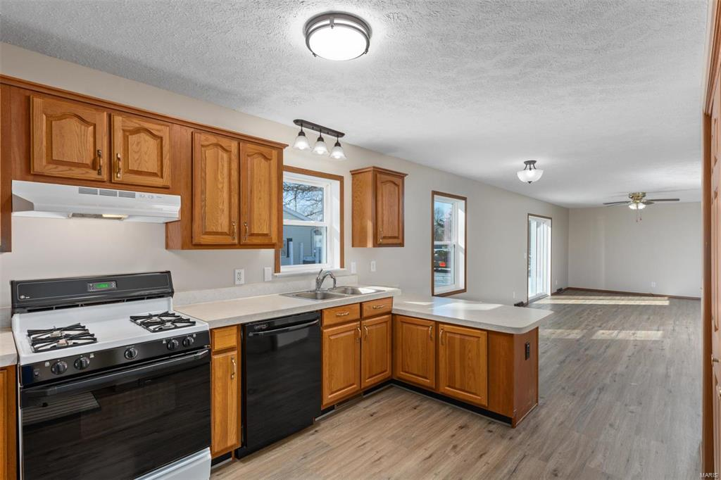 Listing Image #12