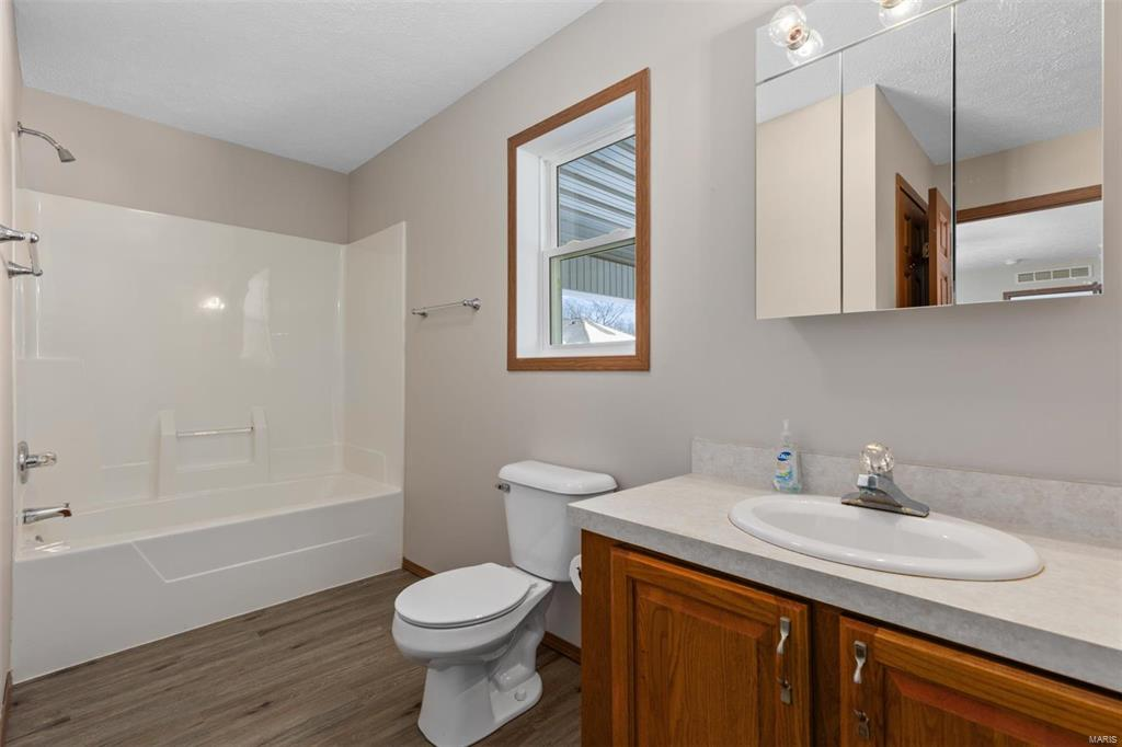 Listing Image #16