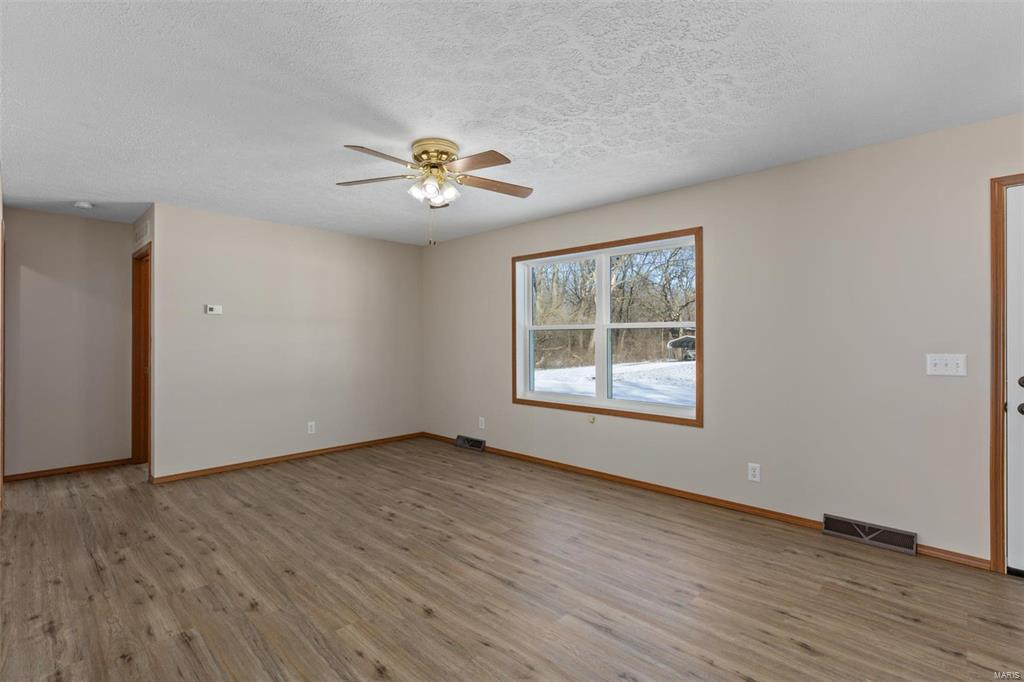 Listing Image #8