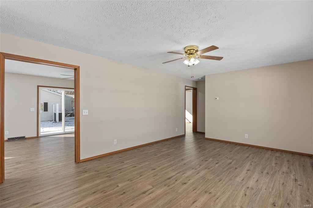Listing Image #9