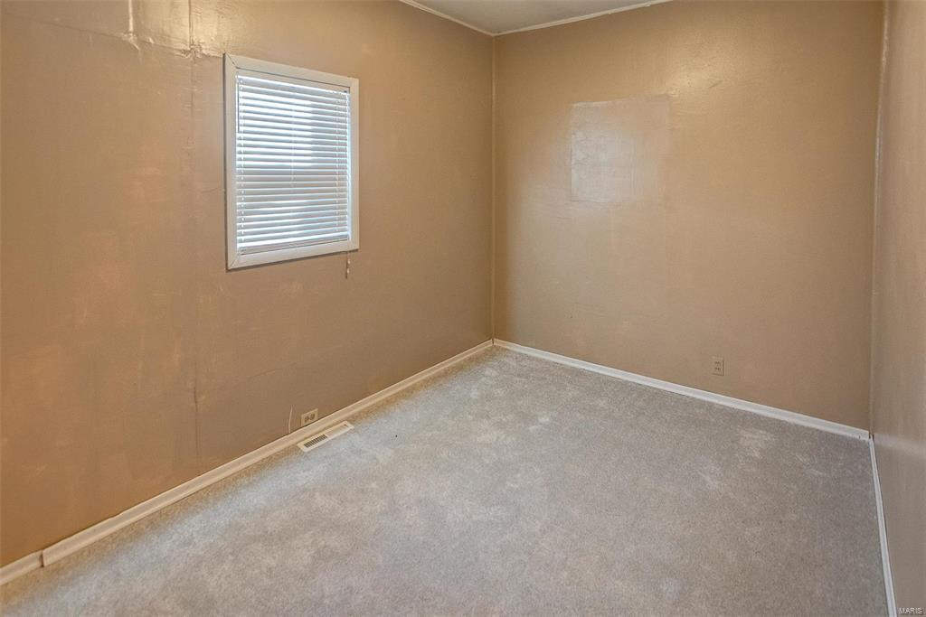 Listing Image #10