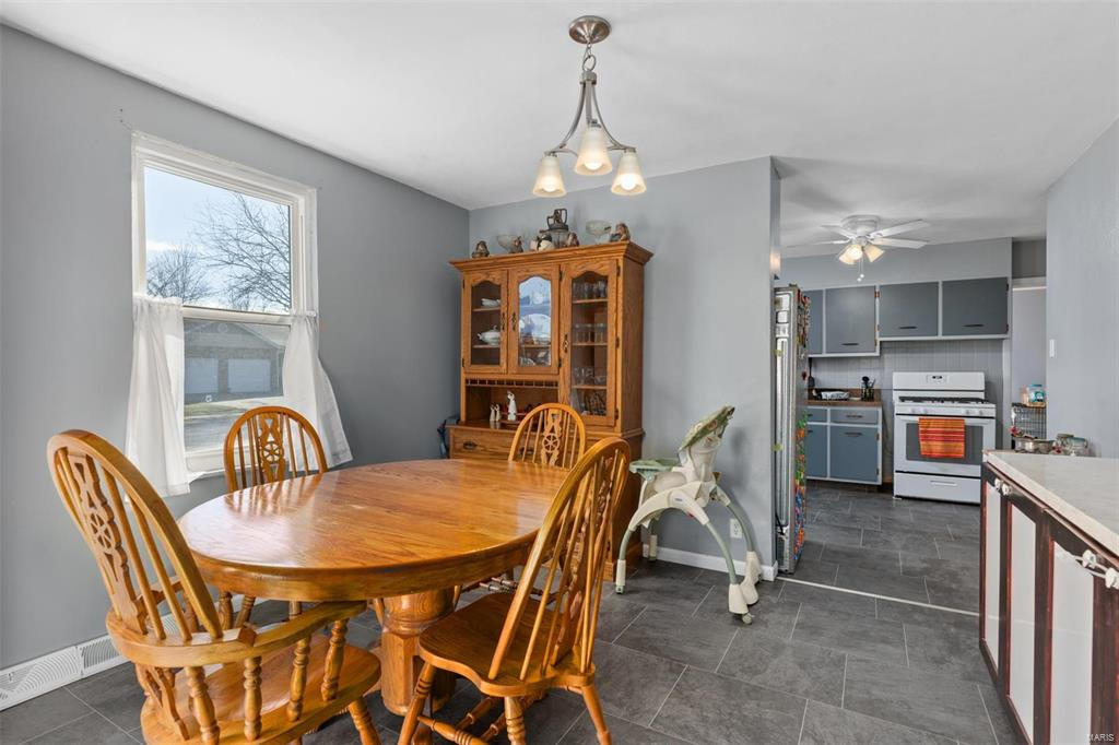 Listing Image #12