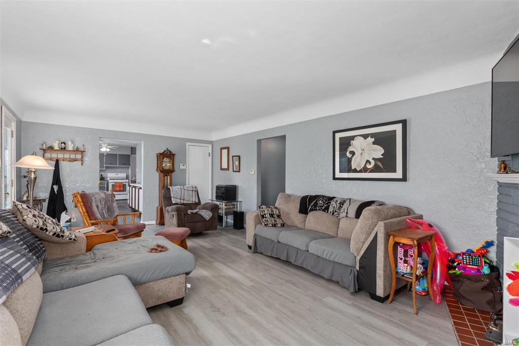 Listing Image #9